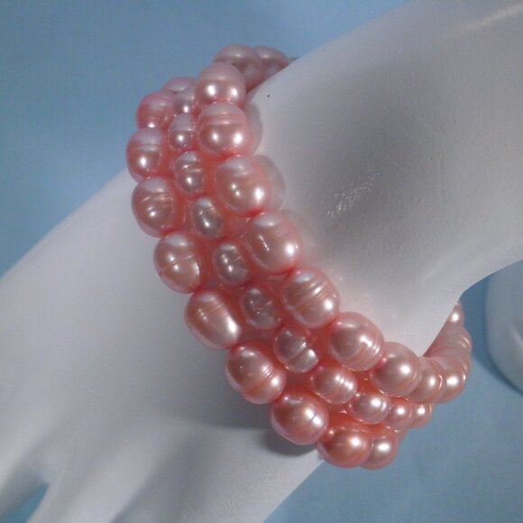 Vintage Pink Genuine Freshwater Pearl Bracelet 3 strands - Picture 1 of 3